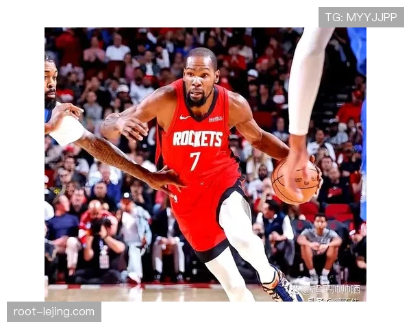 杜兰特降低球权使用率 提升防守投入展现全能价值